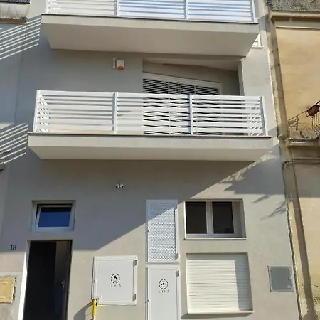Giura Lecce