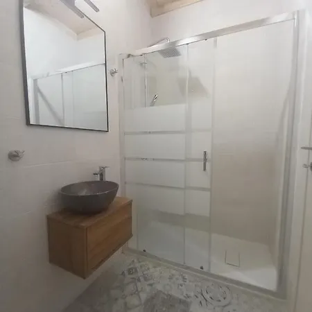 Giura בית הארחה לצ'ה